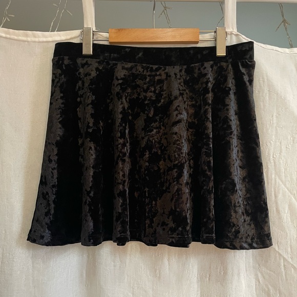 Black Velvet Skater/Circle Skirt - Picture 1 of 3